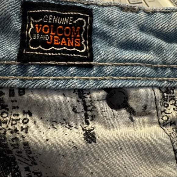 Volcom denim light wash jeans with white paint splatters, 5 pocket, size 36. - Picture 14 of 14